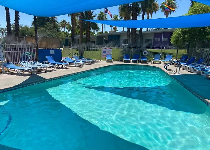 Ccbc Resort Hotel - A Gay Men'S Resort Cathedral City