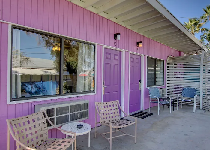 Ccbc Resort Hotel - A Gay Men'S Resort Cathedral City